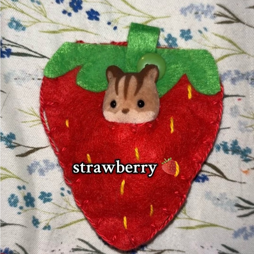 Handmade Felt Pouch Keychains - Picture 6 of 8